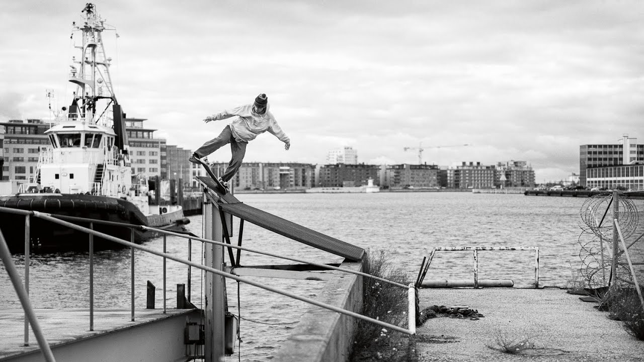 Darkzone, un video de Phil Evans