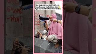Download lagu ibu ibu jilbab pink ikut demo 😢 #presidenprabowo #anggotadprri #anggotadprd #pejabatpublik #fyp mp3