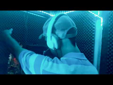 ASEK36 - CHANDAL ROTO (Official Video)