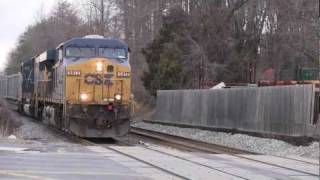 preview picture of video 'CSX Mixed Eastbound Freight meets Amtrak's Capitol Limited at Randolph Road'