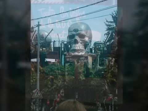 Je suis à la maison du chaos