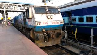 preview picture of video 'AP Express departing from Secunderabad Rly Station'