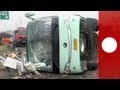 Bus-Unfall In China: Überwachungskamera Filmt Schrecksekunden Des Aufpralls