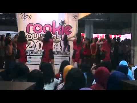 D4ISY (Girl's Day Dance Cover)-FEMALE PRESIDENT