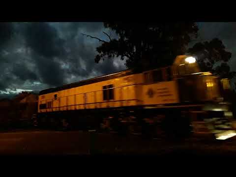 2001 llegando a estación Pedrera.