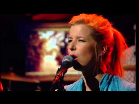 Cookies n beans - Tomorrow such a long time away (Live @ Nyhetsmorgon)