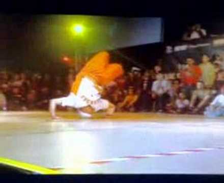 roxrite vs  raphael What's the song???