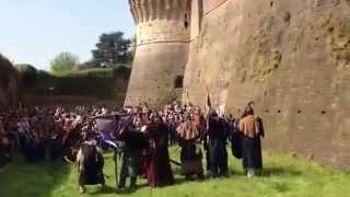 preview picture of video 'Soncino Fantasy Battaglia tra Orchi e Baby Guerrieri al Castello di Soncino'