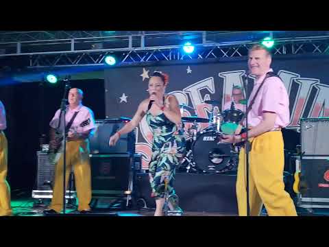 GINA HALEY WITH THE JIVE ACES