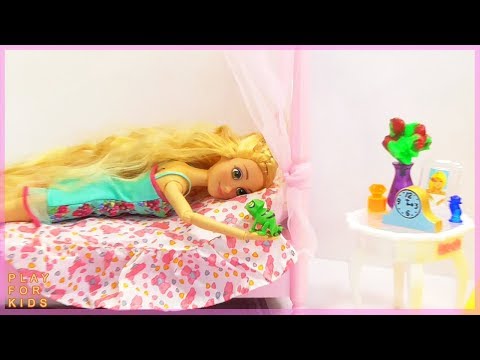 Barbie Bedroom and Laundry Morning Routine and Rapunzel bathroom - dress up.