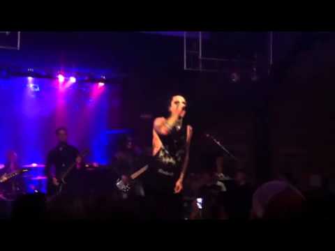 Motionless In White- Unstoppable live debut