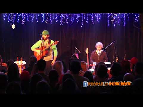 PÉPÉ ET SA GUITARE - Cerveza @ L'Anti, Québec - 2017-12-29