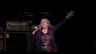 Rickie Lee Jones "All The Young Dudes" at Radio City Music Hall 4/1/16