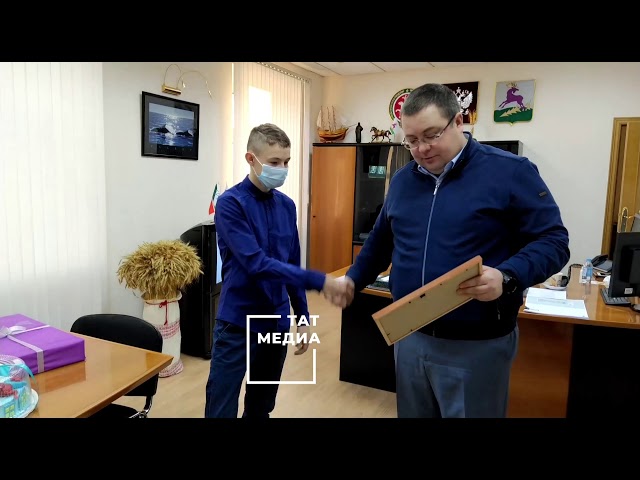 Сергей Демидов встретился с Иваном Павлиновым, спасшим из пожара трёх младших братьев