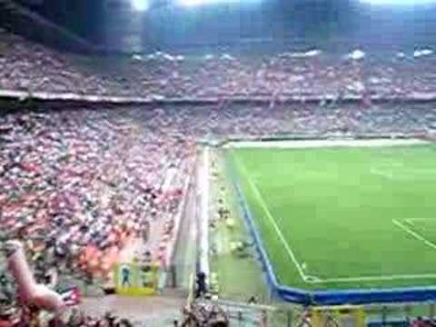 berlusconi pezzo di merda