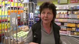 preview picture of video 'Kippenvel en taart na goede nieuws tbs-kliniek Veldzicht Balkbrug'