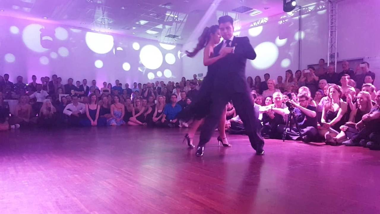 Video thumbnail for Sebastian Achaval and Roxana Suarez — "Ríe, payaso" — 2/5 at Łódź 2016