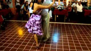 Facundo de la Cruz y Paola Sanz - Milonga Ella Es Asi- Edgardo Donato-