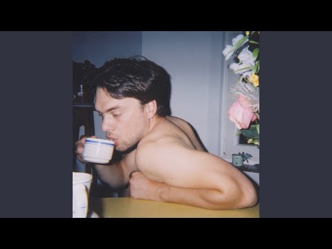 Alles Draait (feat. Ntrek)