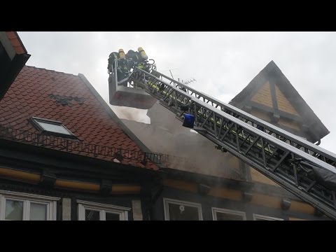 Feuerwehr Celle - 15.07.16 - Feuer in Fachwerkhaus