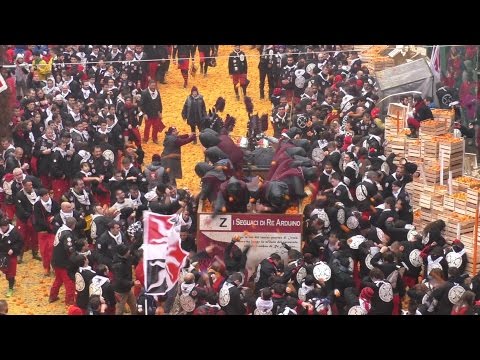Battaglia arance carro da getto I Seguaci di Re Arduino - Carnevale Ivrea 2016
