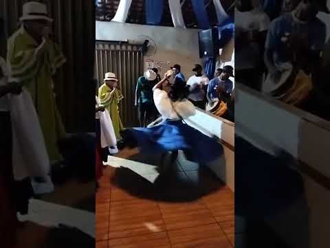 MÃE REGINA DO POVOADO DIAMANTE DE IGARAPÉ DO MEIO VISITANDO TERREIRO