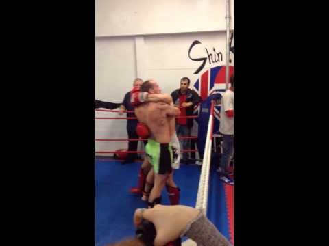 Luke Donnelly 1st gym show round 3