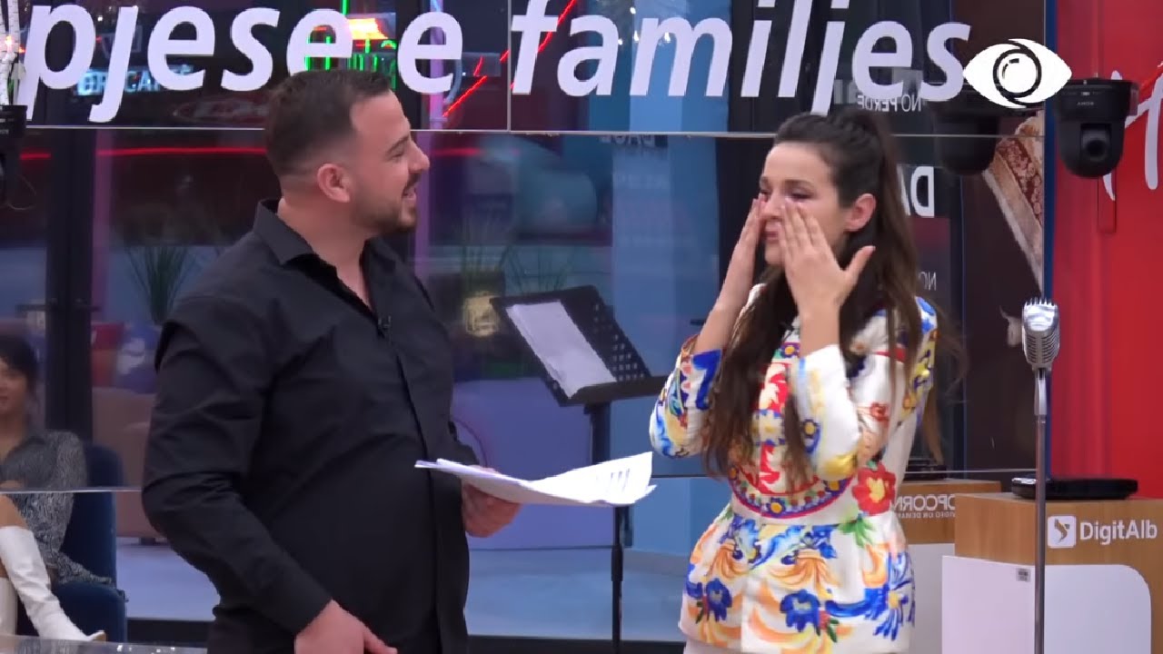 “The Voice of BBV”/ Diola shpërthen në lot gjatë performancës