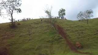 preview picture of video 'trilhão  de itapecerica 2013 90 km de mato e morro.trilhas,cross e offroad'