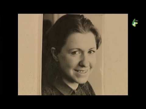 OLGA KARLAVARIS- Portret