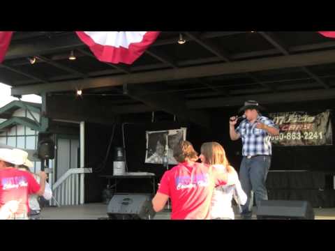 Darius Rucker Wagon Wheel cover By 17 year old country singer Dakota Neuman