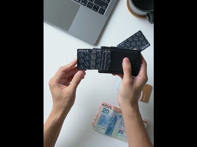 Vídeo relacionado con VULKIT Tarjetero de Crédito con Bolsillos EDC y Ventana de Identificación RFID Que Bloquea la Cartera de la Tarjeta Emergente Cartera Delgada de Metal (Café Exprés)