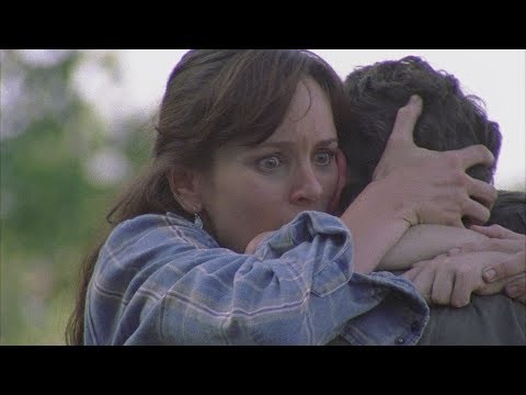 TWD S01E03 - Rick Reunites with Lori and Carl