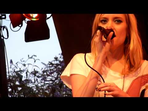 Fredrika Stahl - Song of July (07) - live@La Plage Glazart (Paris),  03 Septembre 2010
