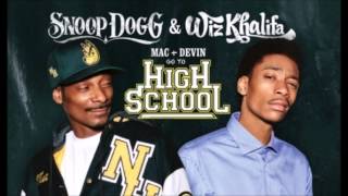 Snoop Dogg and Wiz Khalifa - Smokin On (Ft. Juicy J) [Bass Boosted]