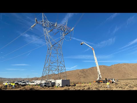 VIDEO: SCE Crews Practice 'Barehanding' on a Live 500 kV Line