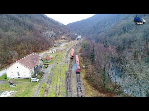 🚁 [Drone] R16246 Brad-Ineu-Arad & R16243 Sebiș-Gurahonț-Brad in Gara Vârfurile Station - 22 Dec 2020