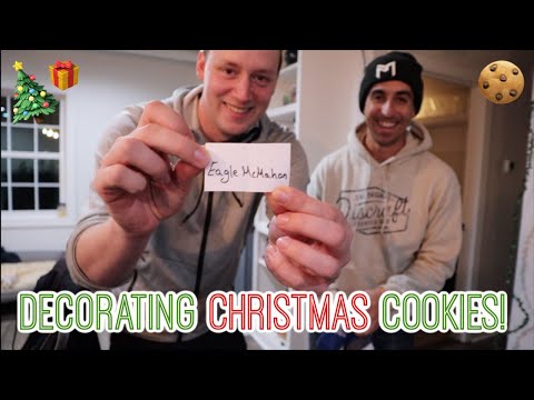Decorating Christmas Cookies with Simon Lizotte!