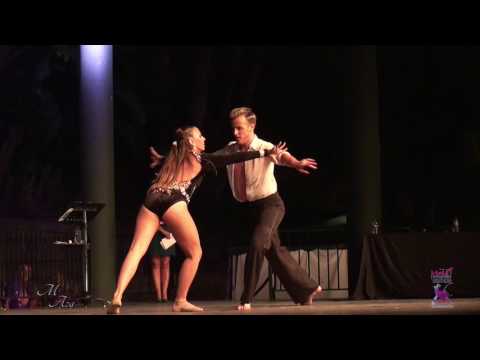 MueBT2016 Almuñécar Exhibición de Alfonso López Rubio y Celia Pino Lirico