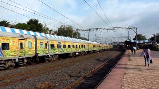 preview picture of video 'Crazy honking Gooty WDM-3D Secunderabad Duronto rips Chinchwad curve!!'