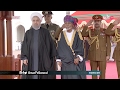 جلالة السلطان المعظم في مقدمة مستقبلي فخامة الرئيس الدكتور رئيس الجمهوري...