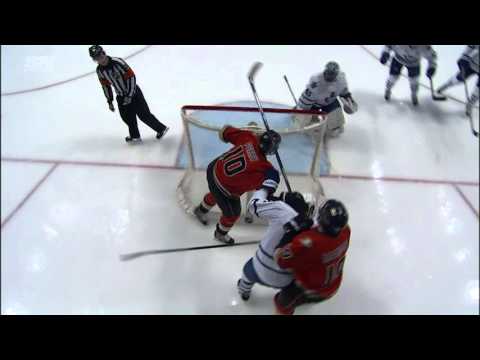 Gotta See It: Bernier & Perry trade pleasantries in the crease