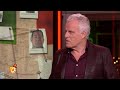Peter R. de Vries windt zich op over John van den  - RTL BOULEVARD