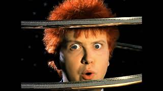 Das Video zu 'ALLES NUR GEKLAUT' (jetzt ansehen)