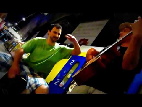 Bluemchenknicker goes Hamburg 2011 - Warenwelt (Mucke-Guerilla @Bahnsteig 12a)