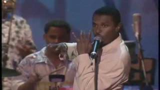 TITO PUENTE Y JOSE ALBERTO EL CANARIO-OYE COMO VA