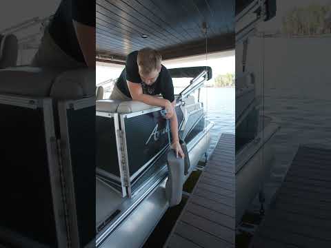 Own a pontoon boat? Meet MAVEN 🤩 The only fender that isn’t ugly and designed for your pontoon boat.