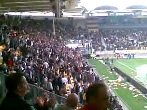 Roda JC- AFC Ajax 1-2 05-04-09 Roda supporters breken eigen stadion af!