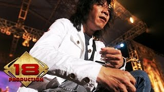 Download lagu Slank - Ketinggalan Jaman (Live Konser Kota Bumi Lampung 29 Juni 2006) mp3 Download lagu Slank - Ketinggalan Jaman (Live Konser Kota Bumi Lampung 29 Juni 2006) mp3