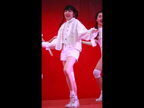 171125 Tinky Winky cover Weki Meki (PunPun as Lua) - I don't like your Girlfriend @ Paseo town cover